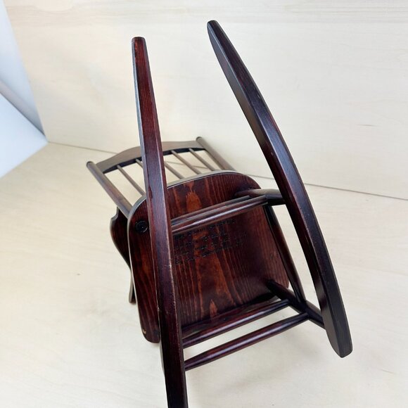 Signed Vintage Rocking Chair Spindle Back Doll Chair by Bear Chair Factory‎ USA - Picture 7 of 11